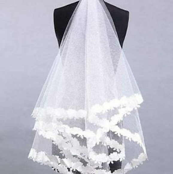 💕New Wedding Eloquent & Ivory Bridal Elbow Veil - Picture 5 of 5